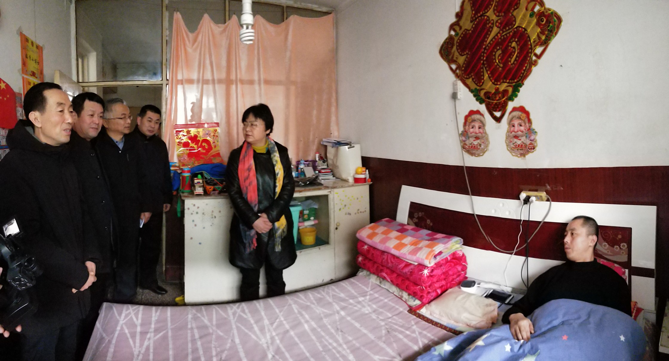 省總工會(huì)副主席韓麗珍一行慰問(wèn)我公司困難職工